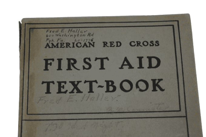 MANUEL MEDICAL FIRST AID RED CROSS 1940 NOMINATIF