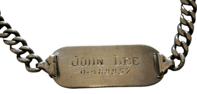 GOURMETTE ET PLAQUE D'IDENTITE OFFICIER JOHN LEE 1942